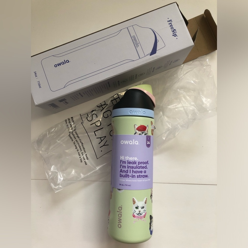 NWT Owala 24OZ FreeSip  Stainless Steel Water Bottle - Picture 2 of 4